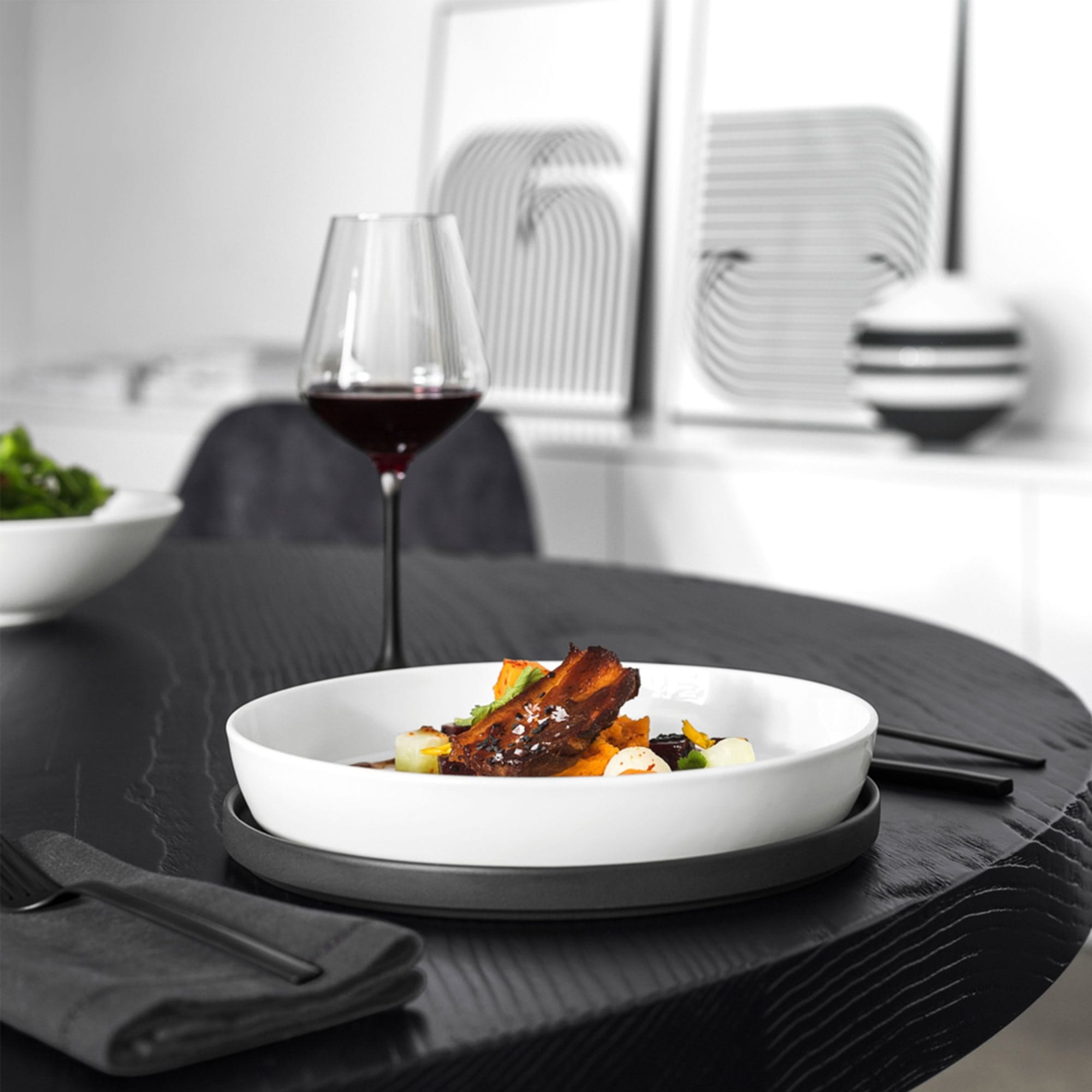 Buy Villeroy & Boch Iconic La Boule Dinner Set 7pc Black and White